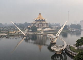 Kuching sous le haze