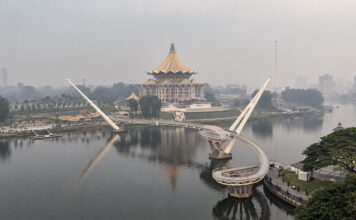 MALAISIE – ENVIRONNEMENT : État d’urgence au Sarawak face à un épisode extrême de pollution Kuching sous le haze