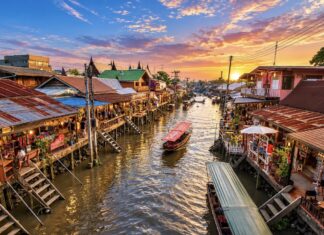 THAÏLANDE – TOURISME : Amphawa mise sur la nuit pour réinventer son célèbre marché flottant