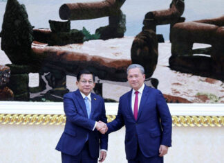 Min Aung Hlaing et Hun Manet