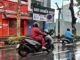 BANGKOK – MÉTÉO : Inondations dans la capitale, de très fortes pluies attendues tout le week-end Motos sous la pluie à Bangkok