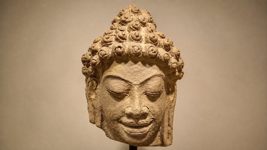 Tête de Bouddha style Mon-Dvaravati