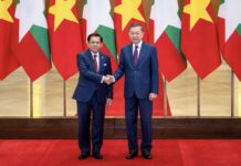 VIETNAM – BIRMANIE : Avec Min Aung Hlaing, Hanoï privilégie le pragmatisme économique et sécuritaire To Lam et Aung Min Hlaing