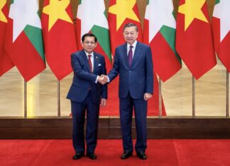 VIETNAM – BIRMANIE : Avec Min Aung Hlaing, Hanoï privilégie le pragmatisme économique et sécuritaire To Lam et Aung Min Hlaing