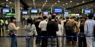 THAÏLANDE – SOCIÉTÉ : La Thaïlande durcit-elle vraiment sa politique envers les étrangers ? Voyageurs immigration suvarnabhumi