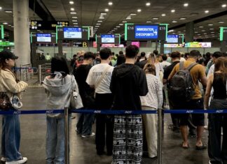 Voyageurs immigration suvarnabhumi