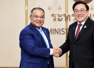 BIRMANIE – THAÏLANDE : L’ambassadeur birman à Bangkok rappelé à Naypyidaw Zaw Zaw Soe ambassadeur birman et Julapun Amornvivat