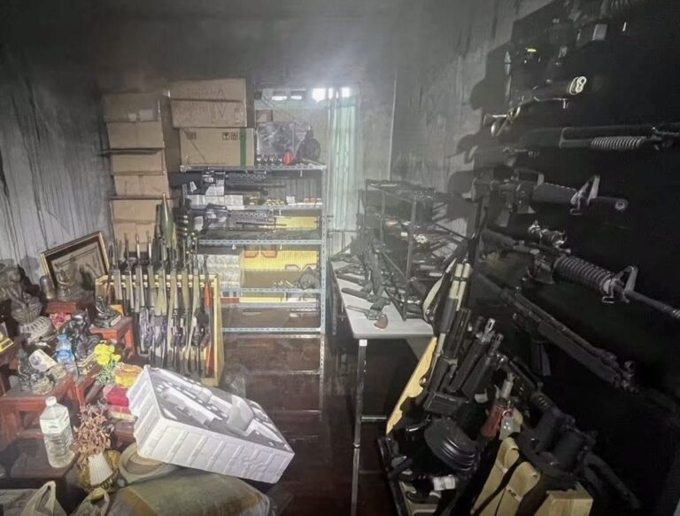 THAÏLANDE – SOCIÉTÉ : Un arsenal découvert après des tirs et un incendie dans une maison