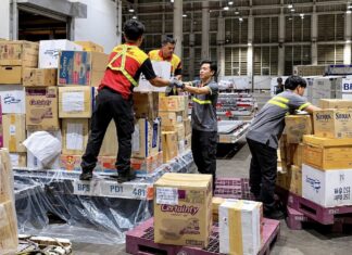 THAÏLANDE – ÉCONOMIE : Les petits achats en ligne importés rapportent plus de 4 milliards de bahts aux Douanes centre de tri de colis Thaïlande