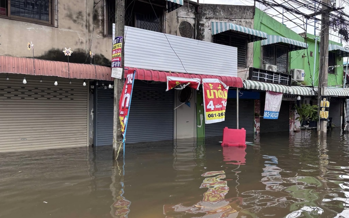 commerces thaïlandais fermés inondation