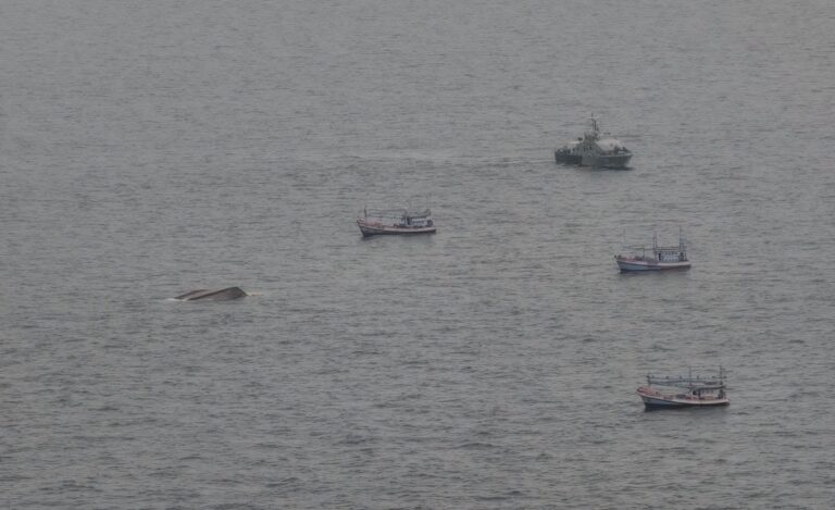 THAÏLANDE – SOCIÉTÉ : Un mort et cinq disparus après le naufrage d’un bateau de pêche au large de Sattahip