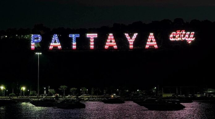 PATTAYA – TOURISME : Pratumnak s’illumine aux couleurs américaines