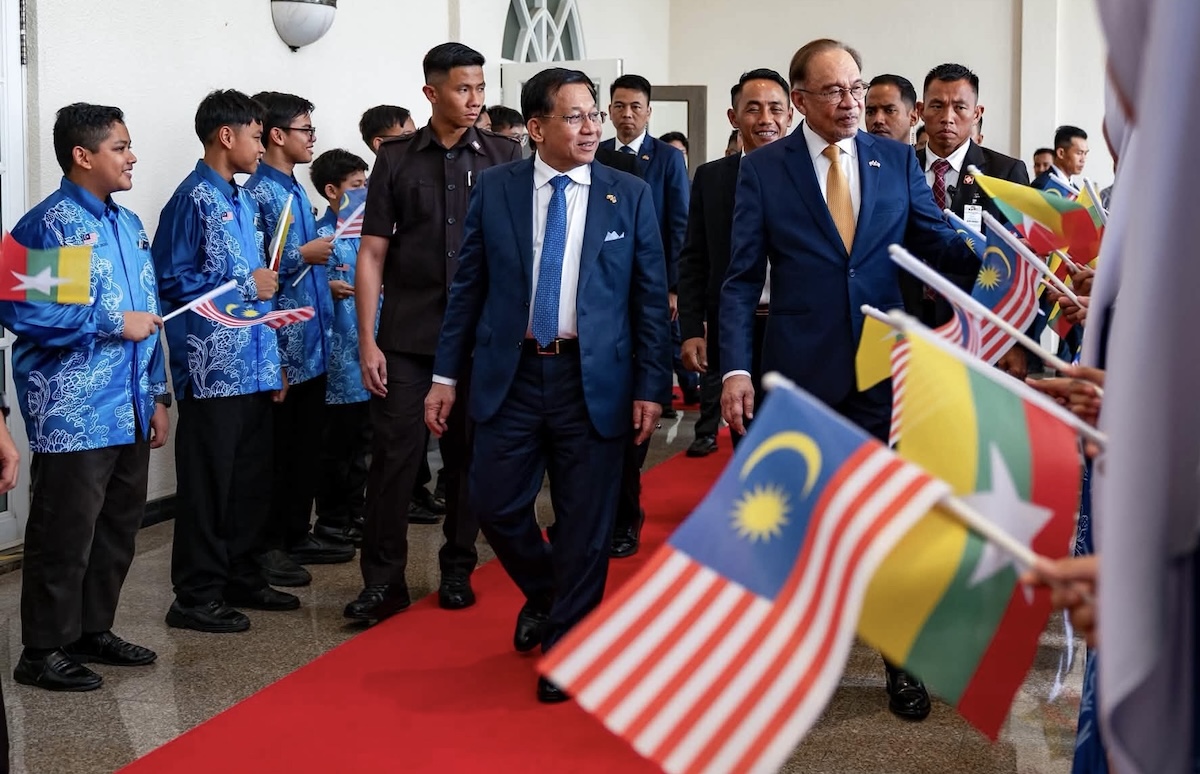Anwar et Min Aung Hlaing