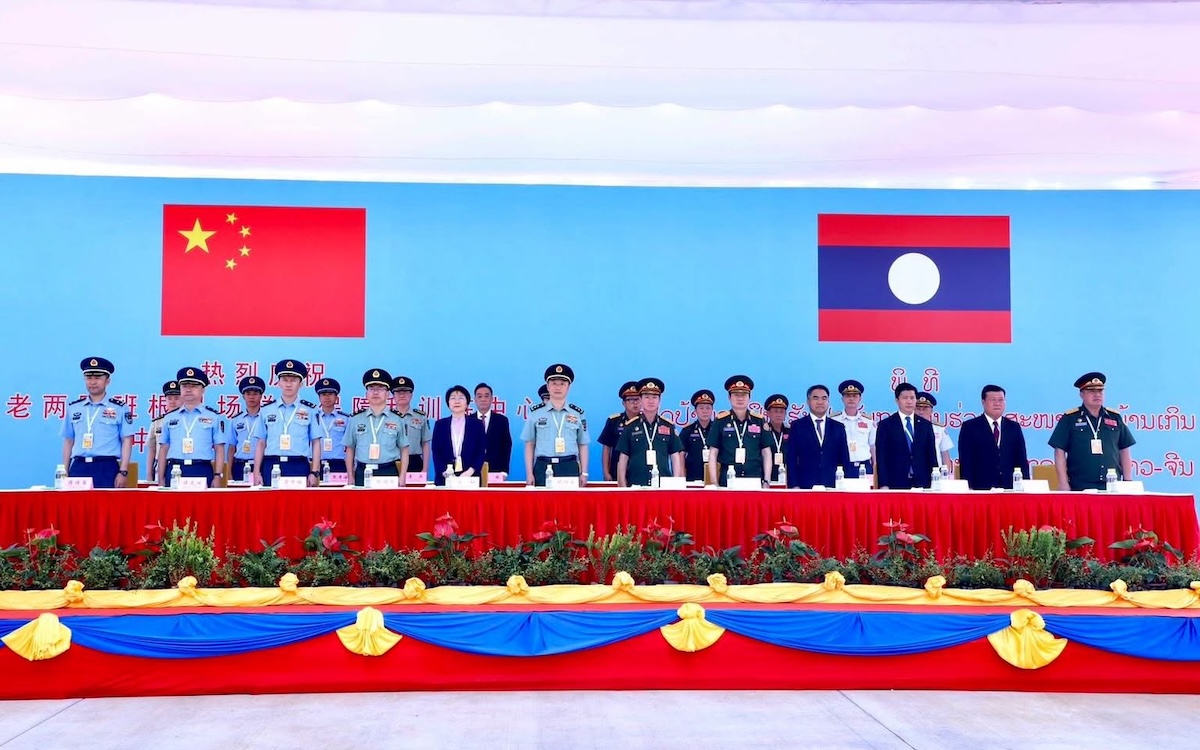 Chine Laos armées de l'air