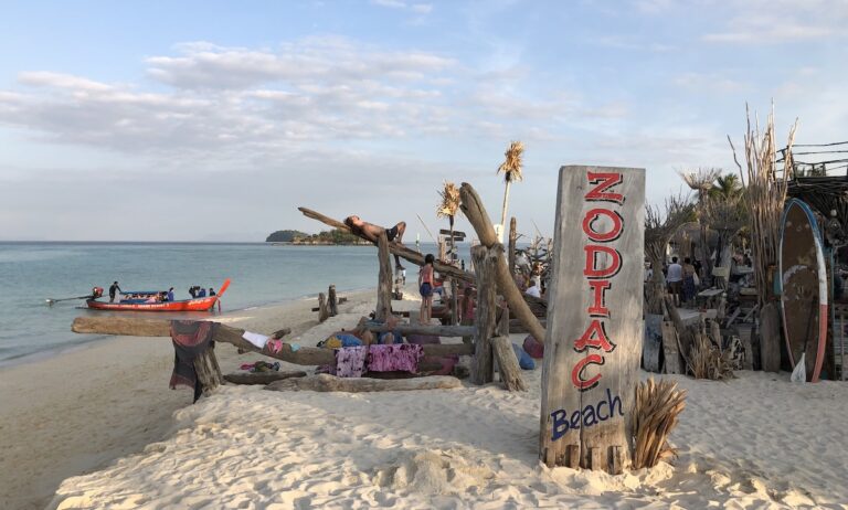 THAÏLANDE – TOURISME : La mer d&rsquo;Andaman rouvre ses îles et lance sa haute saison
