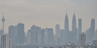ASIE DU SUD-EST – POLLUTION : Les fumées d’Indonésie ferment les écoles en Malaisie Kuala Lumpur sous la brume grise