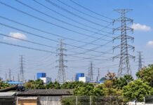 THAÏLANDE – ÉCONOMIE : L’intelligence artificielle pousse le royaume à investir massivement dans l’électricité Lignes à haute tension au-dessus de l’industrie