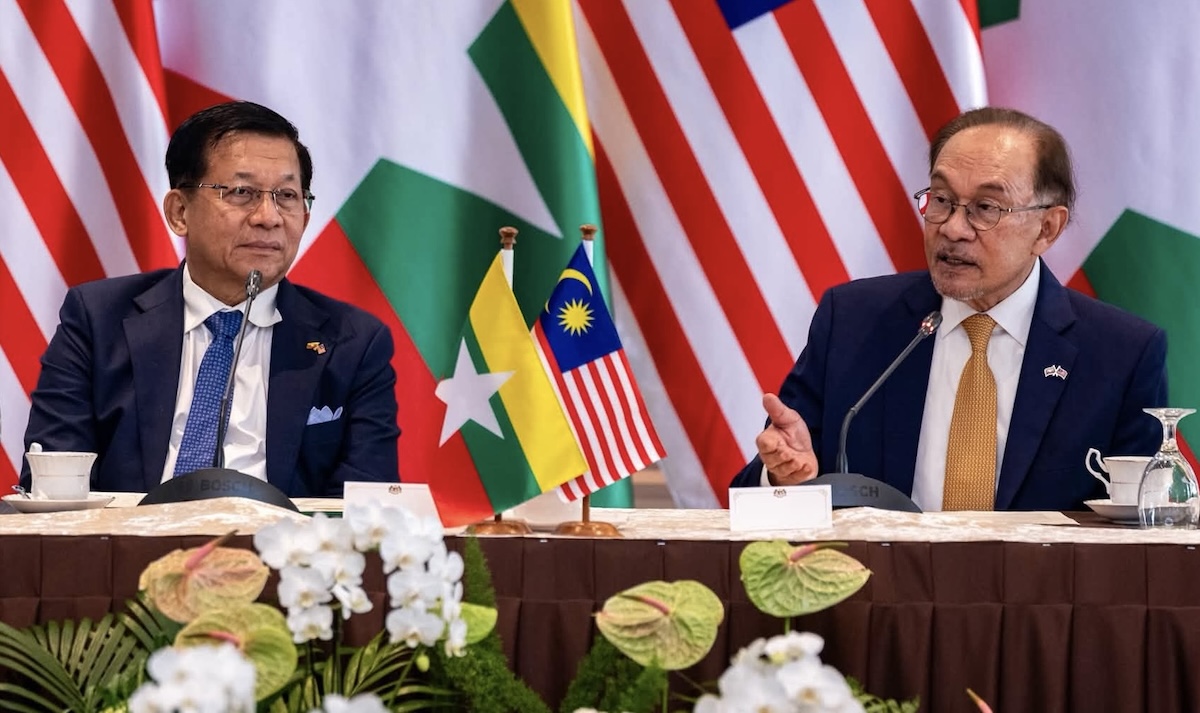 Min Aung Hlaing et Anwar