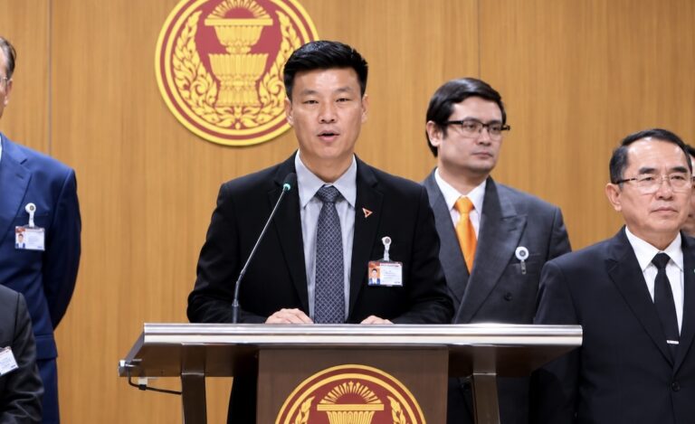 THAÏLANDE – POLITIQUE : Derrière la motion de censure, un procès du système Anutin