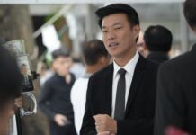 THAÏLANDE – POLITIQUE : L’opposition prépare son offensive contre le « régime bleu » Natthaphong Ruengpanyawut