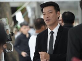 THAÏLANDE – POLITIQUE : L’opposition prépare son offensive contre le « régime bleu » Natthaphong Ruengpanyawut