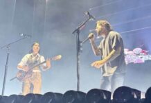 SINGAPOUR – CONCERT : À 16 ans, Nene Royal partage la scène avec les stars du metal Avenged Sevenfold Nene à Singapour