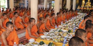 CAMBODGE EXPRESS – ACTUALITÉS : Que retenir de l’actualité cambodgienne du 5 au 11 octobre 2026 ? Repas monastique au temple bouddhiste au Cambodge