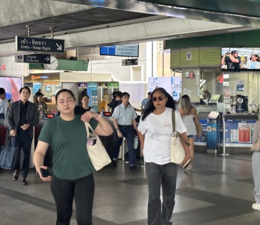 THAÏLANDE – SOCIÉTÉ : Le futur tarif unique du métro de Bangkok sera réservé aux Thaïlandais Usagers du BTS de Bangkok