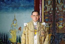 THAÏLANDE – MONARCHIE : Dix ans après sa disparition, hommage au roi Bhumibol roi Bhumibol